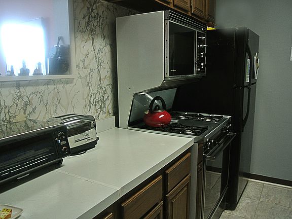 5th image of 27010 Grand Central Pkwy APT 4T