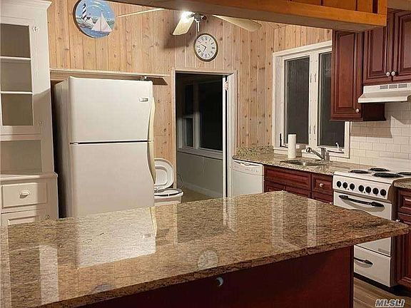 3rd image of 1 Driftwood Ln