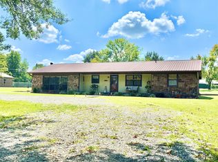 1710 E Old Military Rd, Stigler, OK 74462