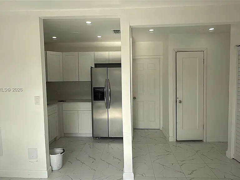 133 NW 43rd Pl #B — Photo 1