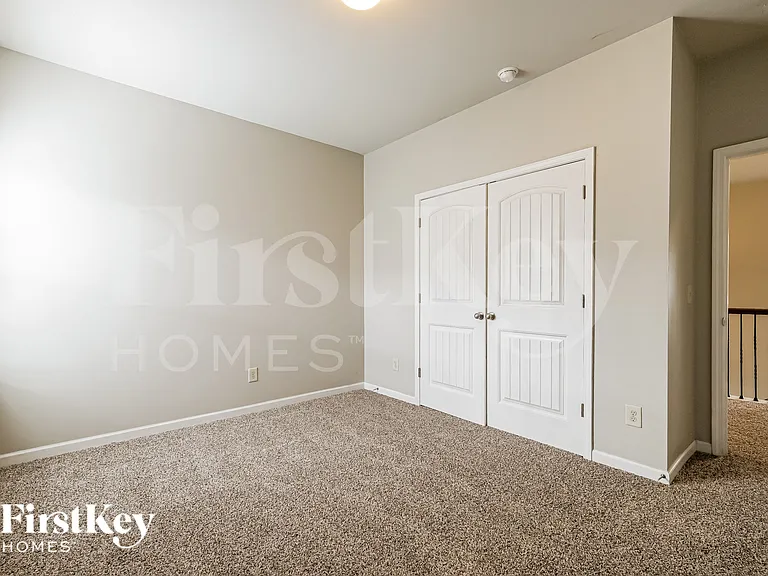 18 Samuel Way — Photo 15