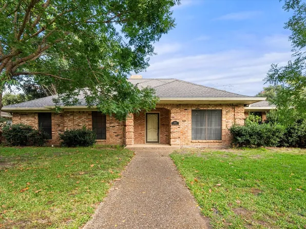 1708 Crestmont Ave, Corsicana, TX 75110