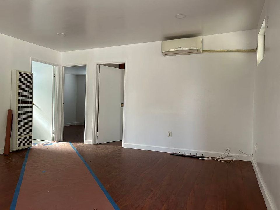 1st image of 3015 Baldwin St