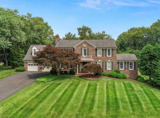 1003 Coralberry Ct, Great Falls, VA 22066