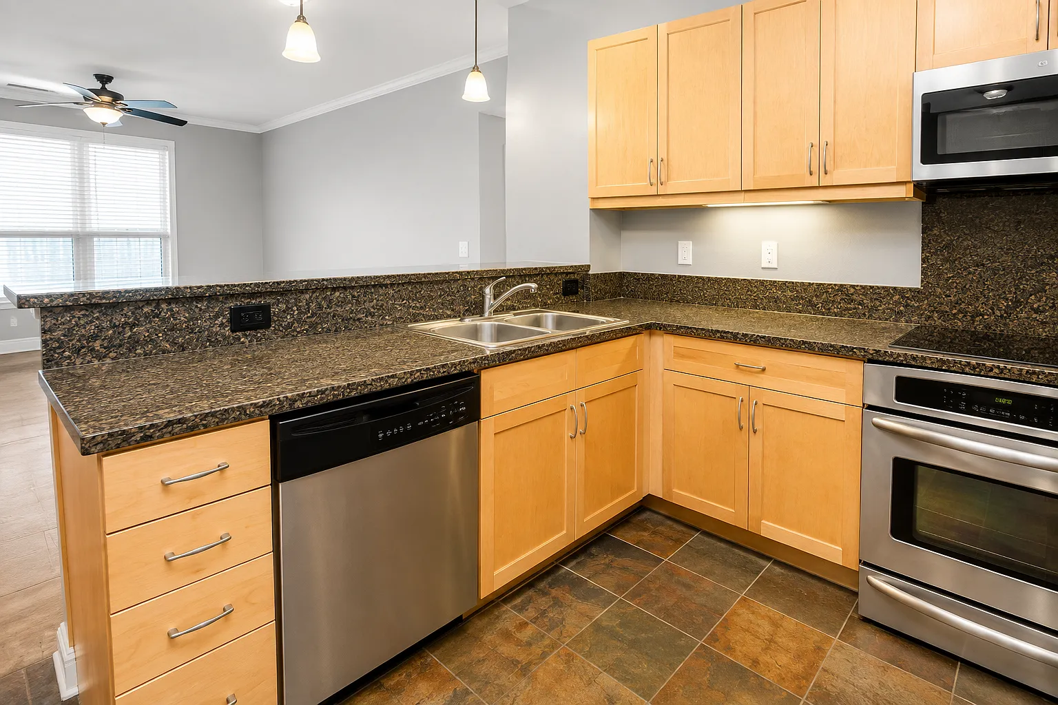 1 bed, 750 sqft, $2,395 — Photo 2
