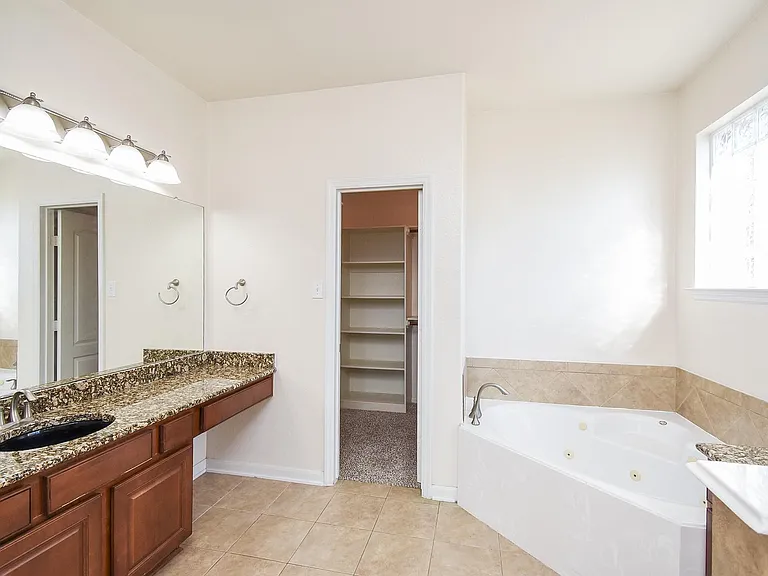 6203 Ledger Ln — Photo 20