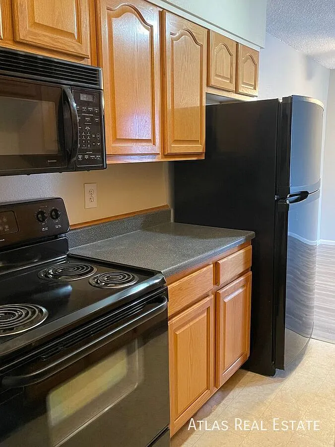 Building Photo - 280 E Highline Cir #301
