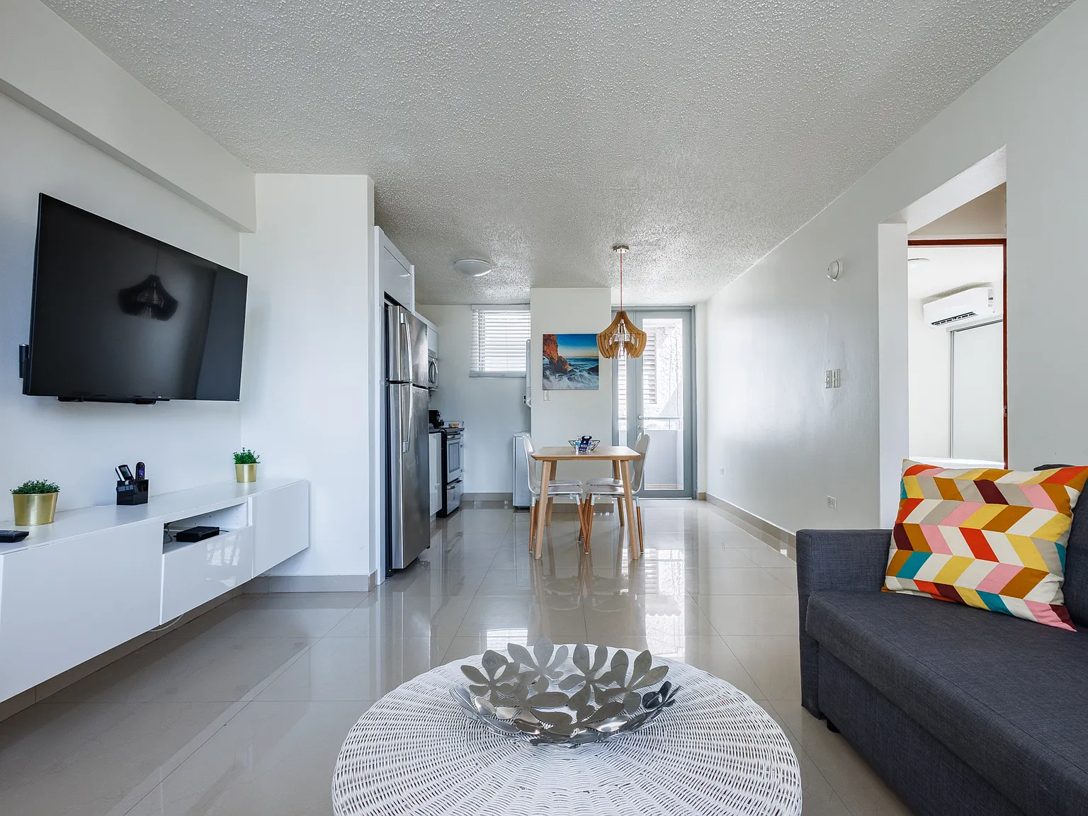 2 bed, $2,500 — Photo 1