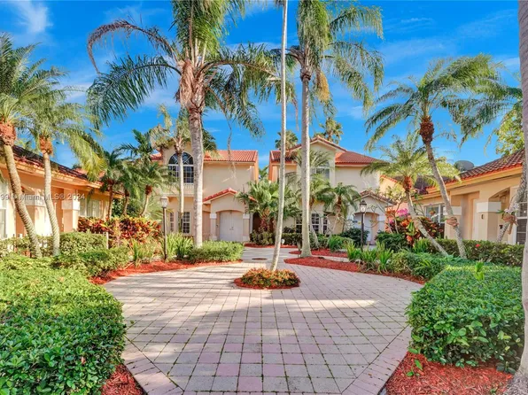 8758 SW 215th Ter, Cutler Bay, FL 33189