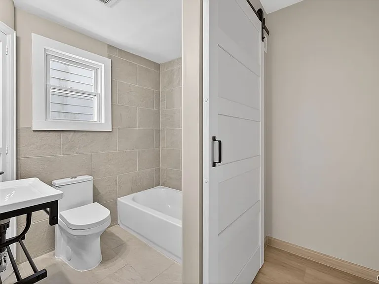 423 Wendell Ter — Photo 25