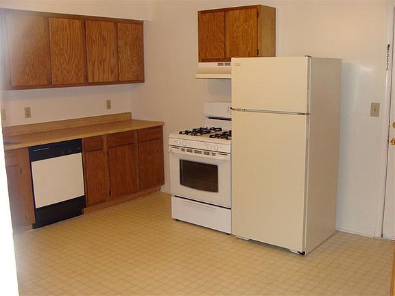 2nd image of 112-114 Wichita Dr