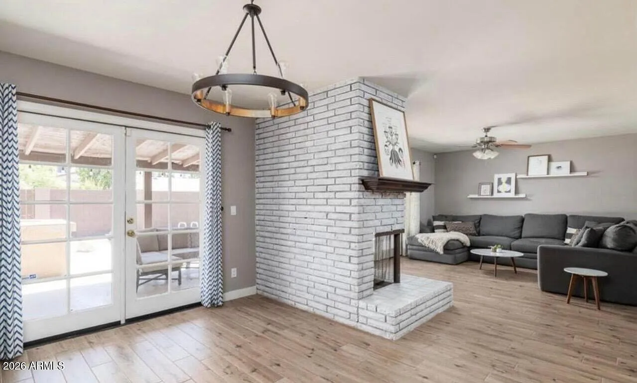 4 bed, 2.0 bath, 1760 sqft, $3,000 — Photo 3