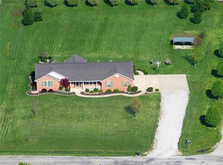 17912 Red Clover Ln, Carlyle, IL 62231