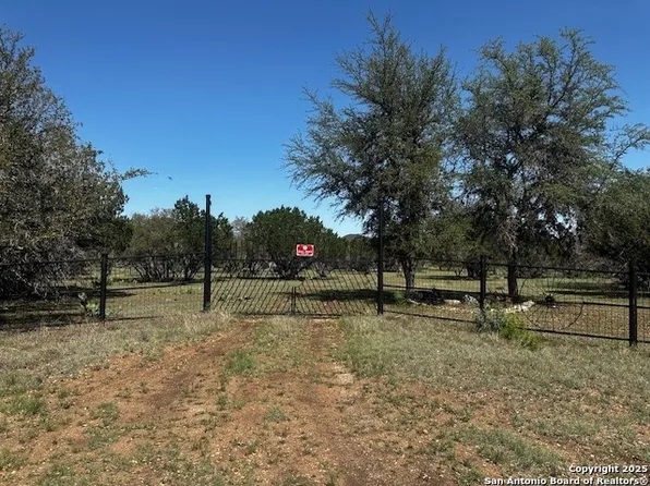 698 N Kahn LOT 13-15, Rio Frio, TX 78879