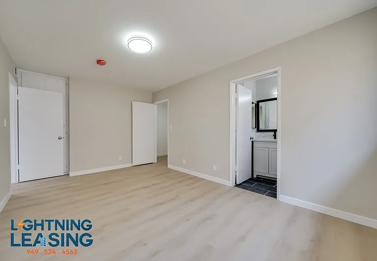 1035 N Hayworth Ave #100 — Photo 10