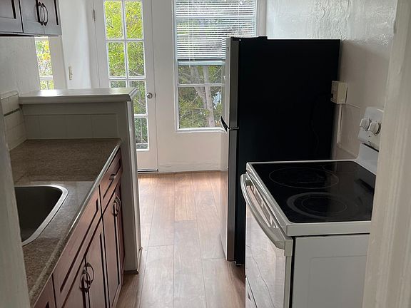 3rd image of 669 Hillsborough St APT 25