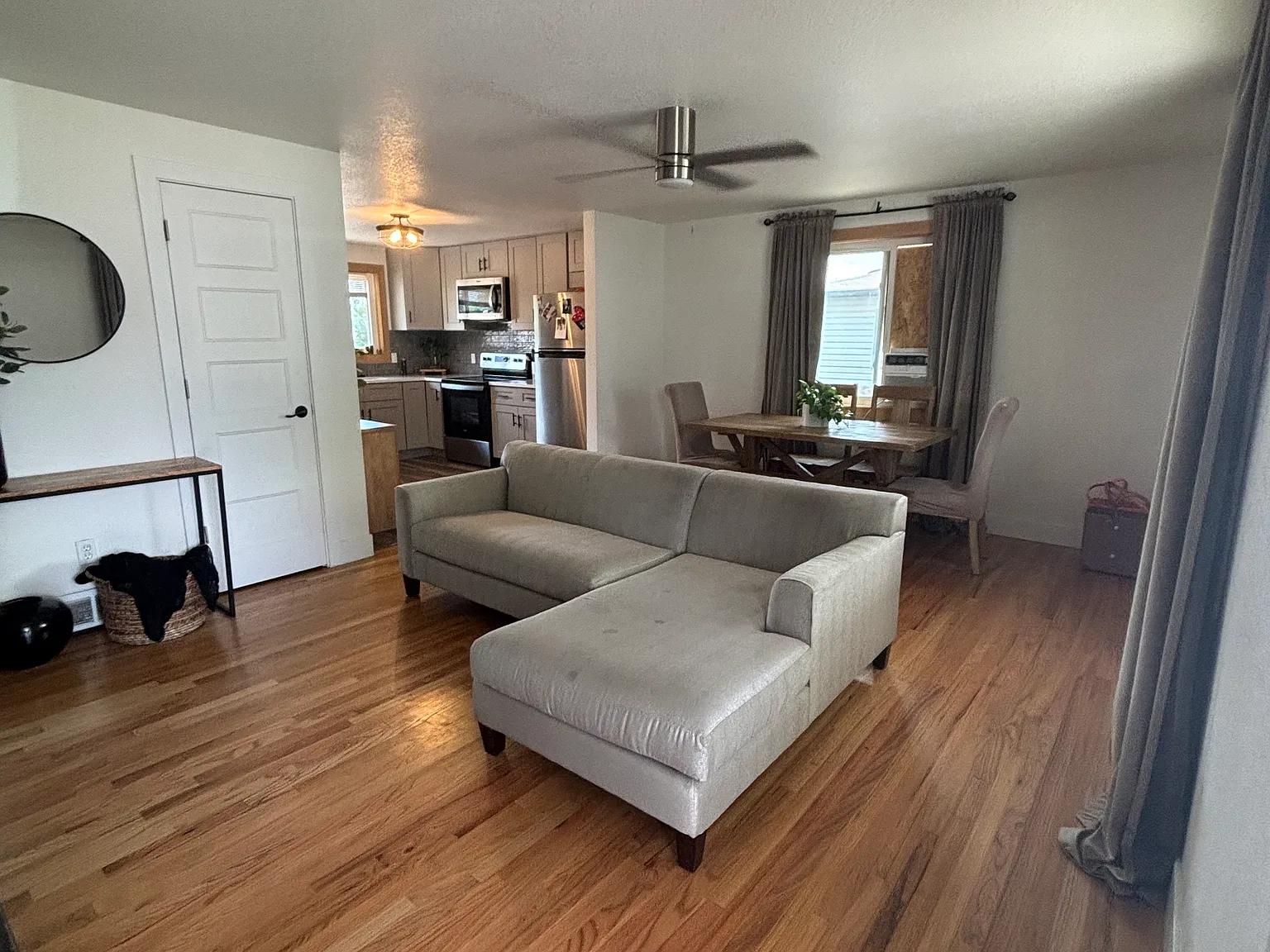 4 bed, 1664 sqft, $3,000 — Photo 3