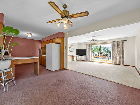 3rd image of 719 35th St SE