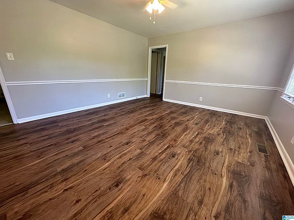 3rd image of 2228 5th St NE