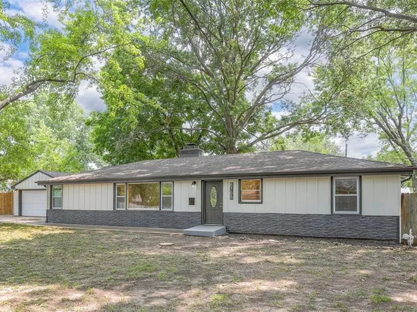 8705 Booth Ave, Kansas City, MO 64138