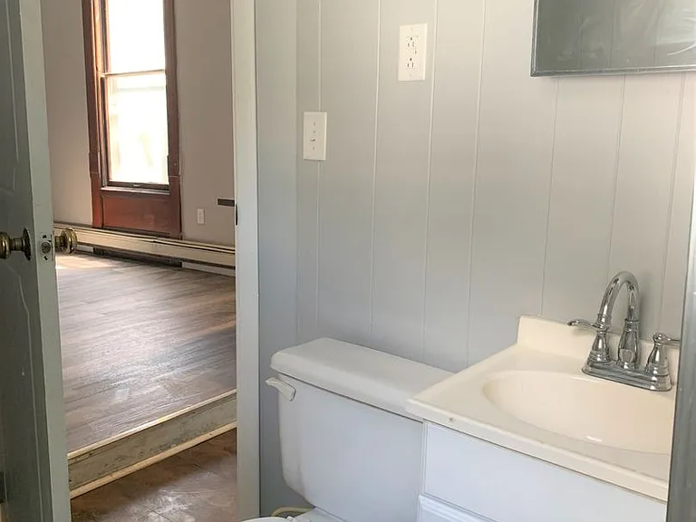 507 S Center St — Photo 9