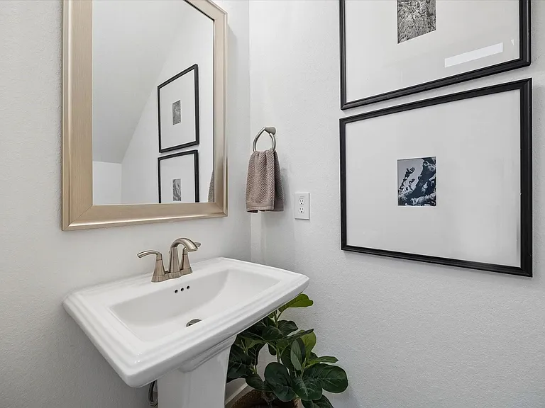 10960 Hewitt Cliff Ln — Photo 12