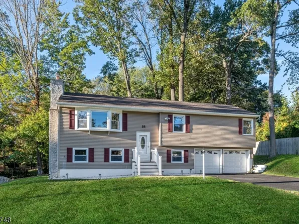 18 Lloyd Ave, Stanhope Boro, NJ 07874