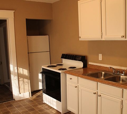 5th image of 2742 Quincy Ave