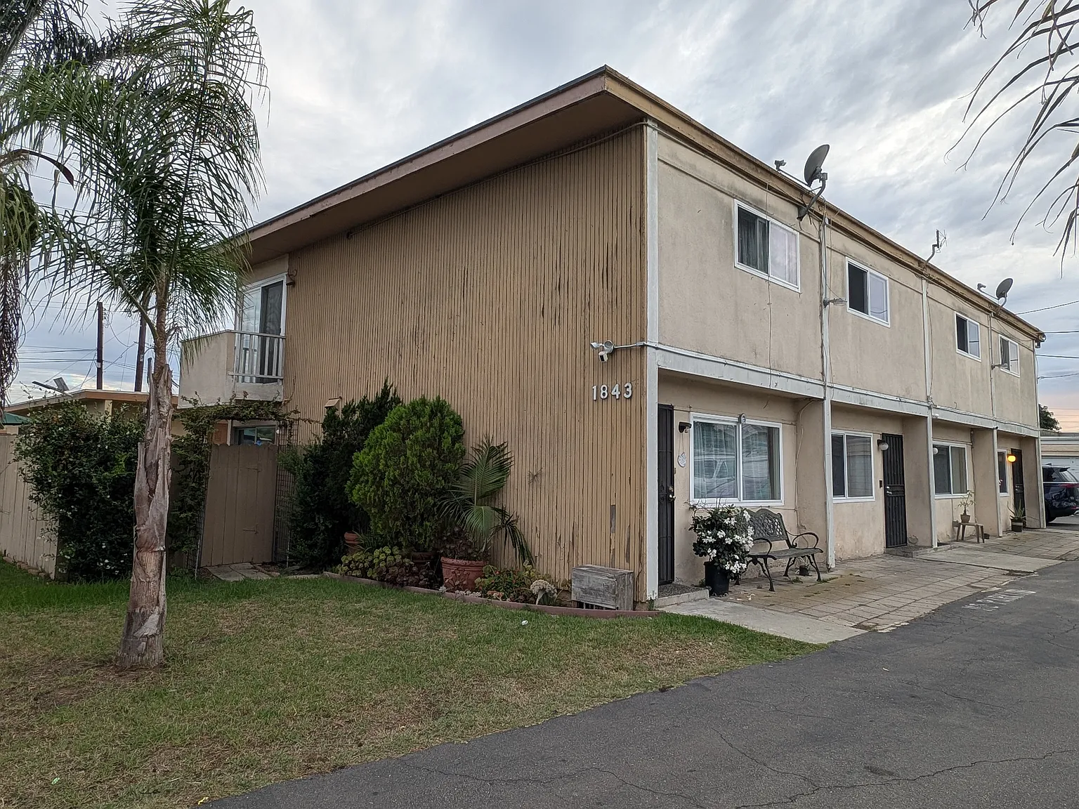 2 bed, 1.5 bath, 920 sqft, $2,950 — Photo 2