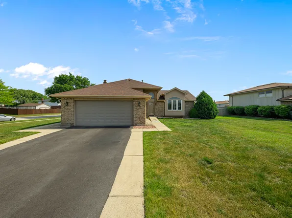 7749 W Lakeview Ter, Frankfort, IL 60423