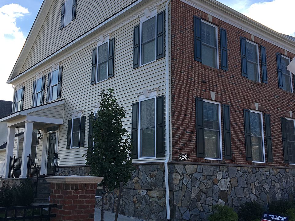 1st image of 22568 Willington Sq