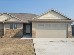 1505 W 7th St, Kearney, NE 68845