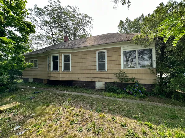 1346 Spring St, Muskegon, MI 49442