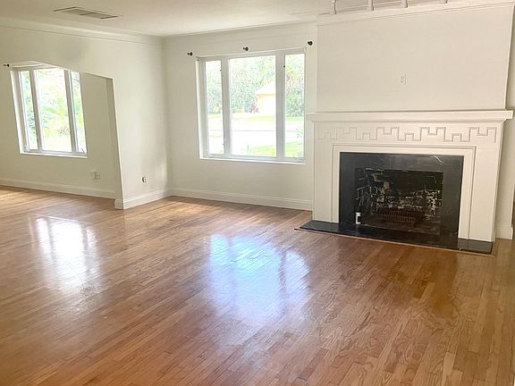4th image of 1722 North Dr