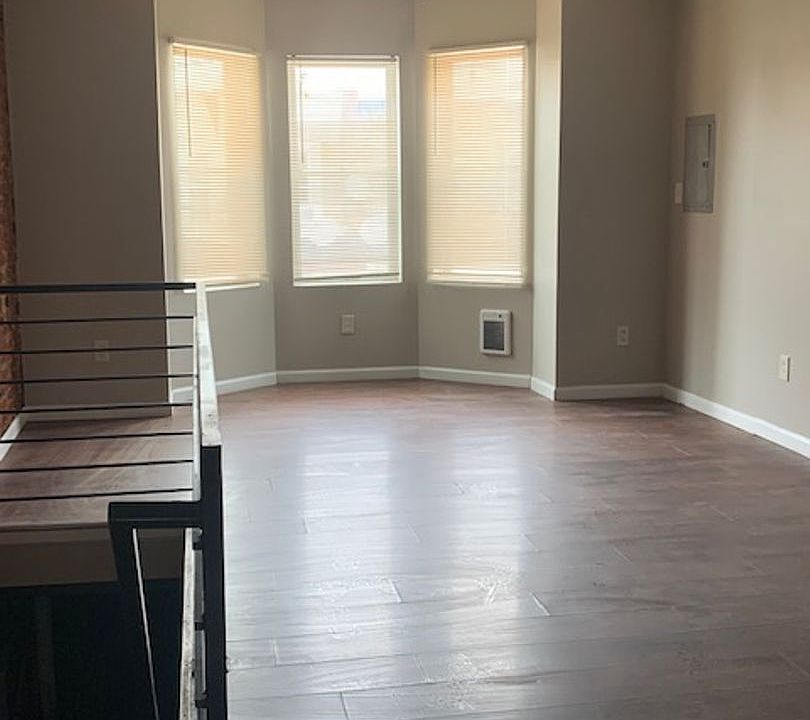 1st image of 1854 Clarence St Floor 2