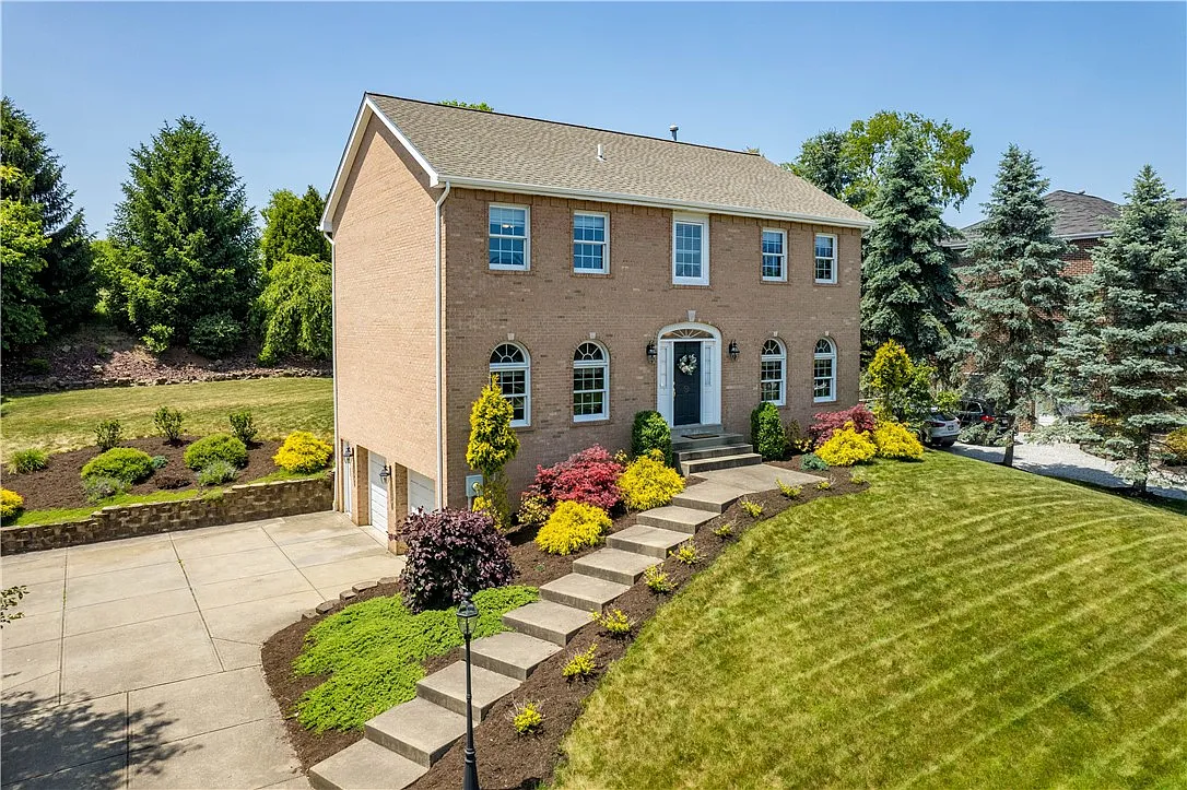 312 Pine Valley Dr photo 1