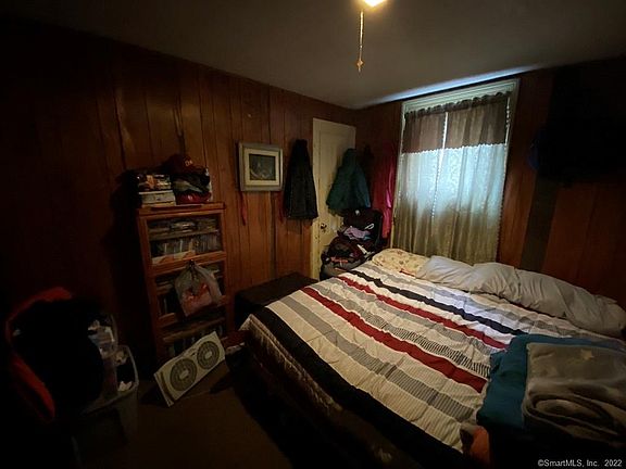 5th image of 282 Willow St