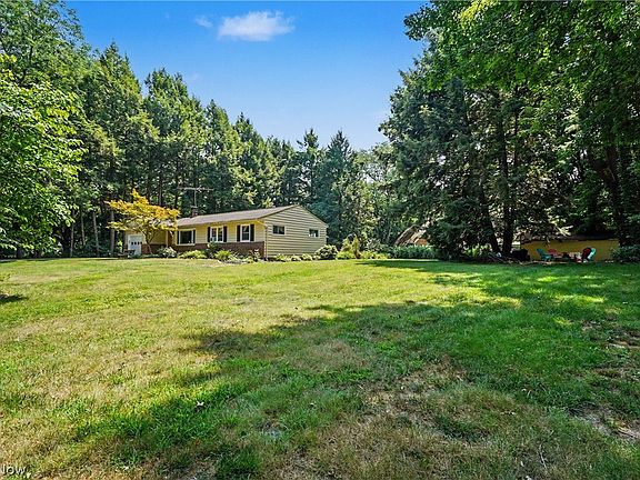 4th image of 38600 Berkshire Hills Dr