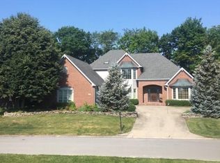 135 Edgewater Dr, Noblesville, IN 46062