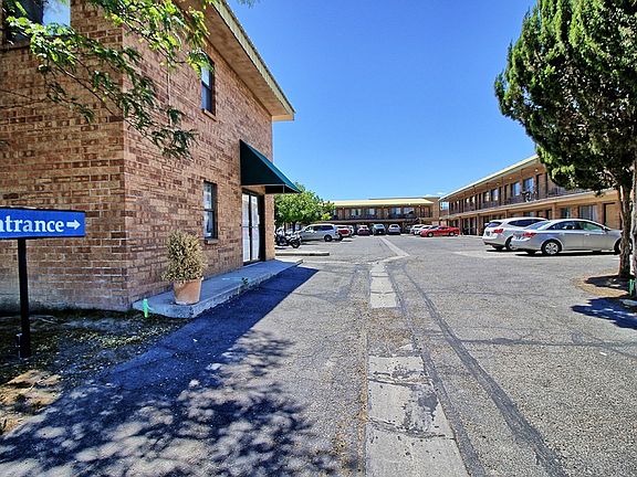 3rd image of 125 N 1st St #222