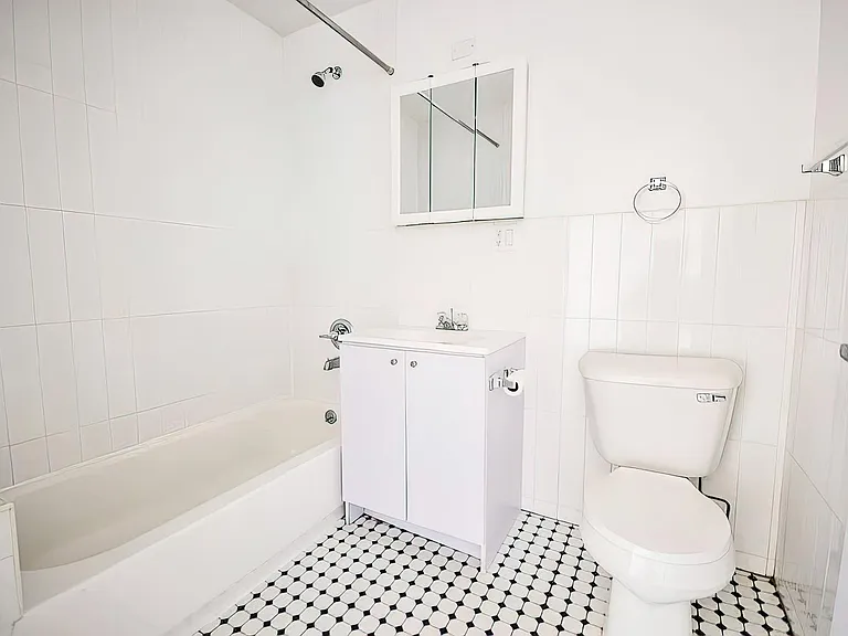 147 Maujer St #7A — Photo 6