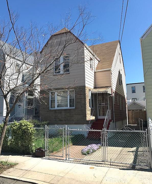 1st image of 9013 184th Pl