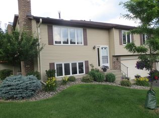 10365 Balsam Ln, Eden Prairie, MN 55347