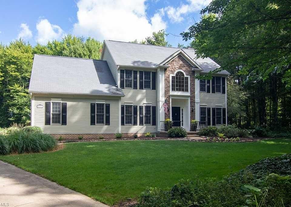 1st image of 4181 Parkwood Ave