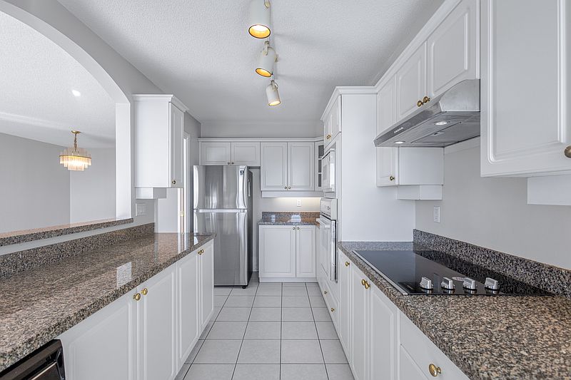West Vancouver Apartment for rent - 2 Bedrooms — photo 10