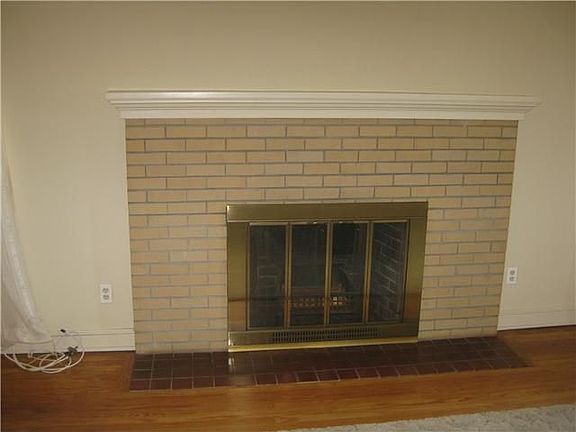 2nd image of 503 Surrey Ave