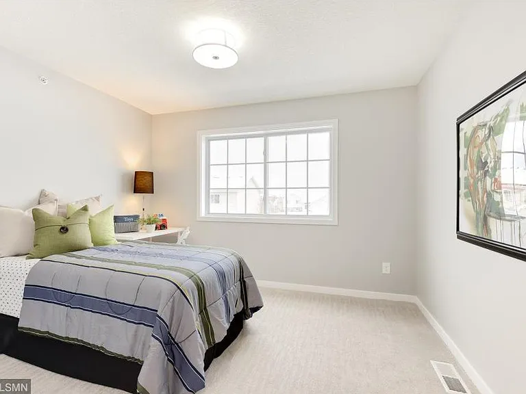 25879 Cardinal St — Photo 15