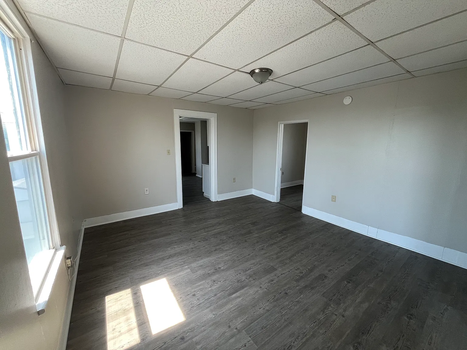 137 Main St — Photo 2