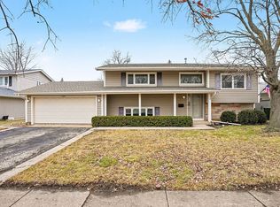 1205 Dover Ln, Elk Grove Village, IL 60007