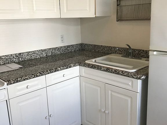 2nd image of 2111 Grove St